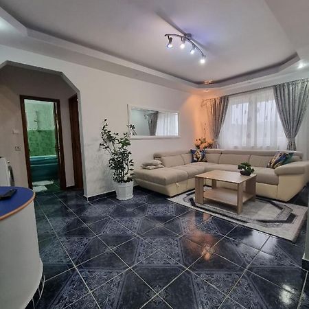 Emily Residence Curtea de Argeş Εξωτερικό φωτογραφία